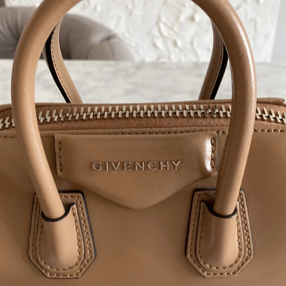 Mini Givenchy Antigona - Picture 3 of 17